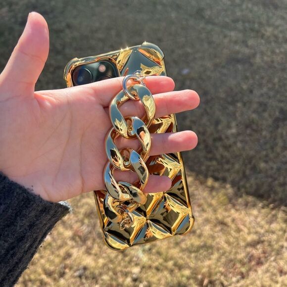 Luxurious Gold Chain Design iPhone 16 Pro Max Case - Picture 6 of 6